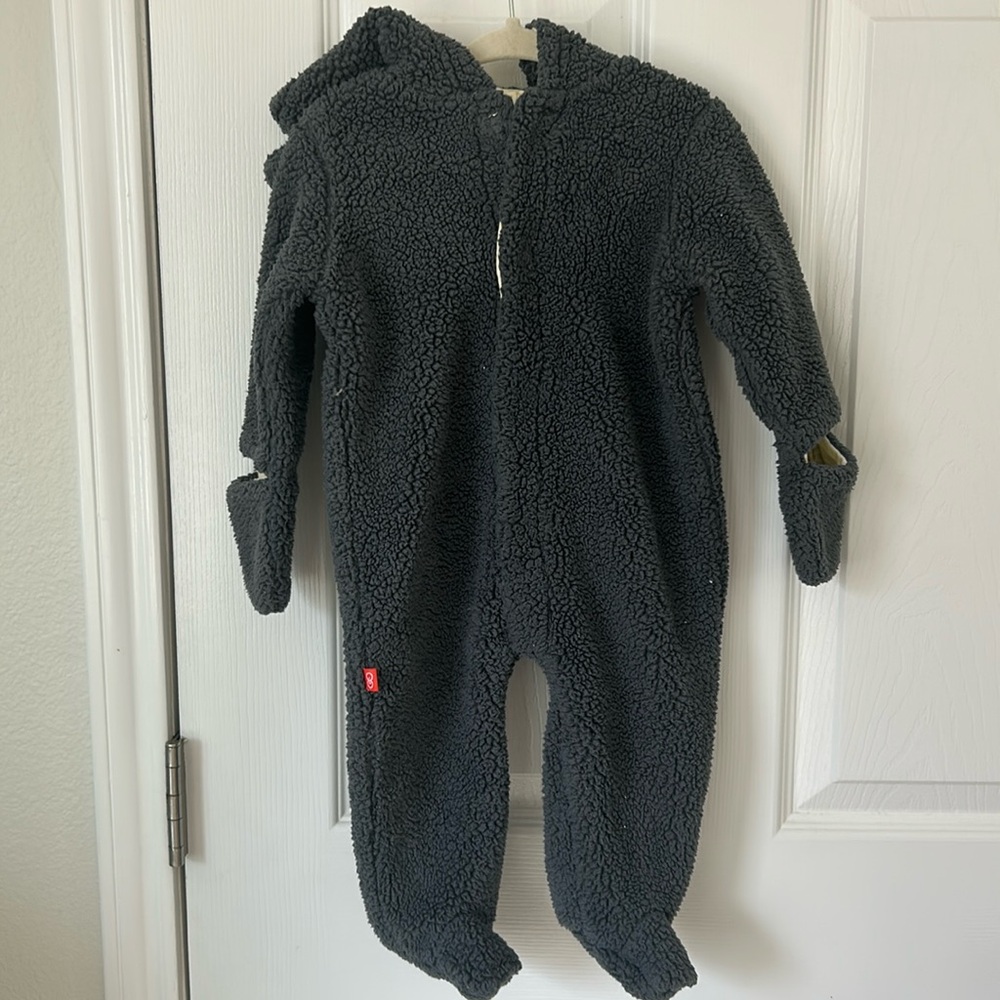 Magnetic me snowsuit size 6-9m